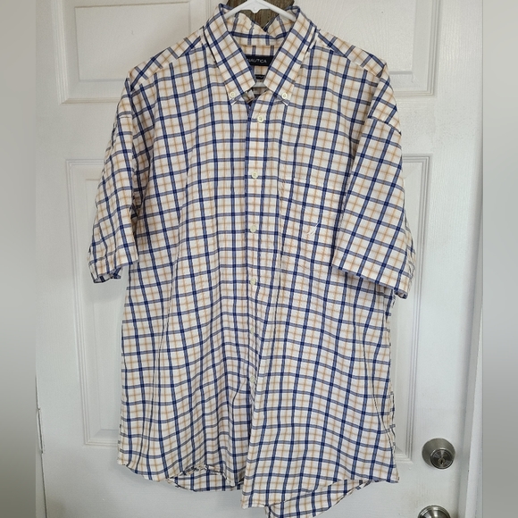 Nautica Men's Classic Short Sleeve Button Down Shirt,  Size: XXL Color:  Yellow - Picture 4 of 14